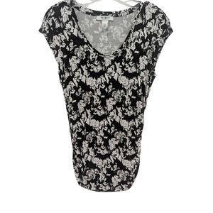 White House Black Market Outlet Black and White Floral Blouse